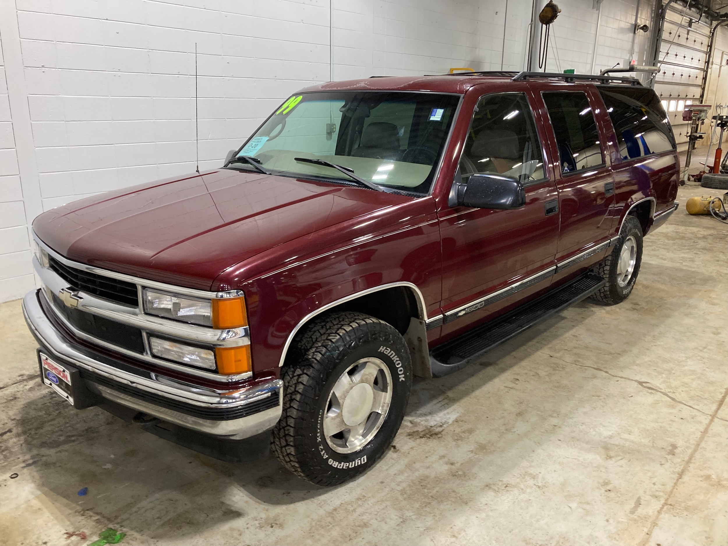 1999 Chevrolet Suburban Base