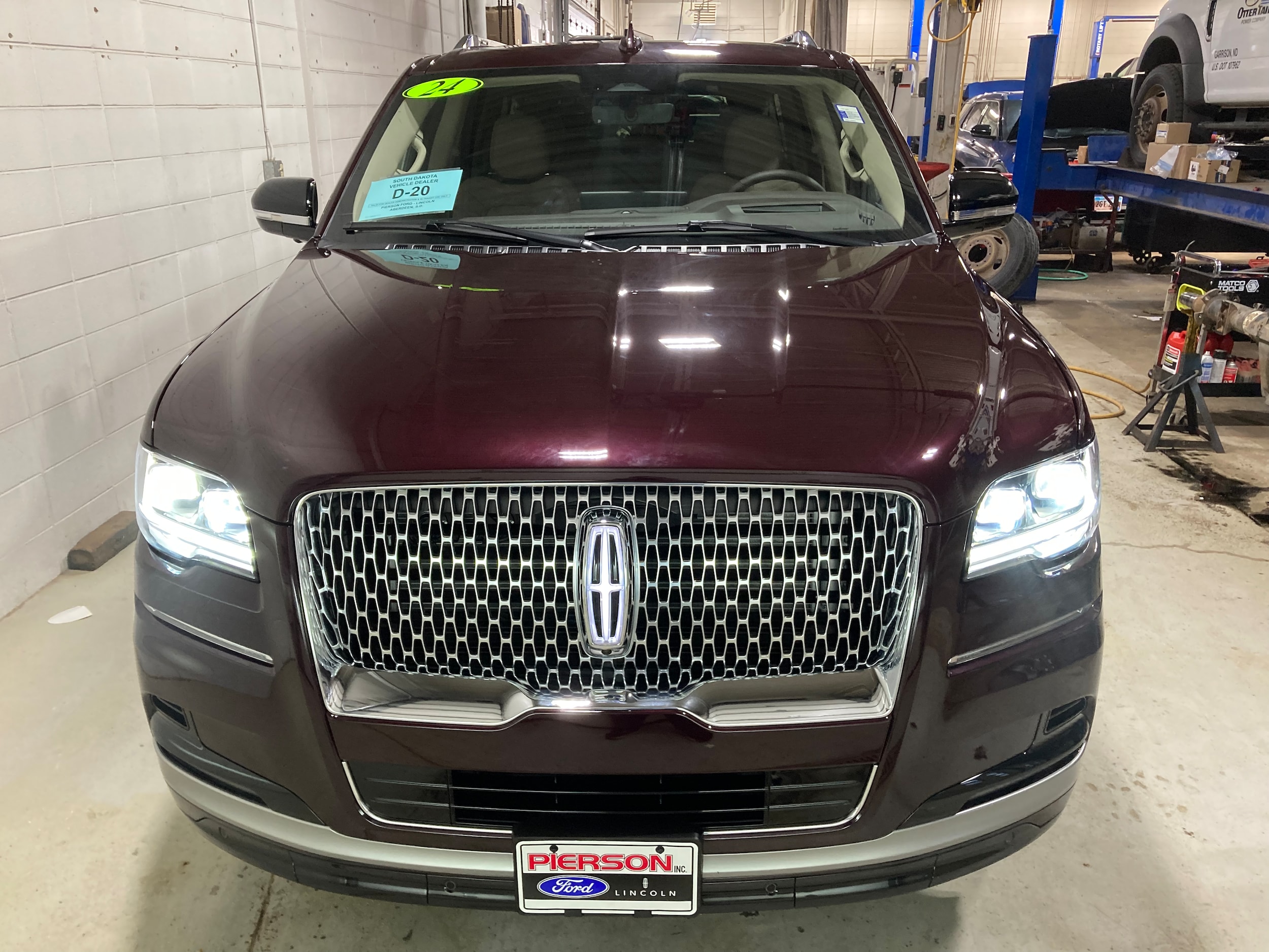 Used 2024 Lincoln Navigator Reserve L with VIN 5LMJJ3LG3REL14150 for sale in Aberdeen, SD