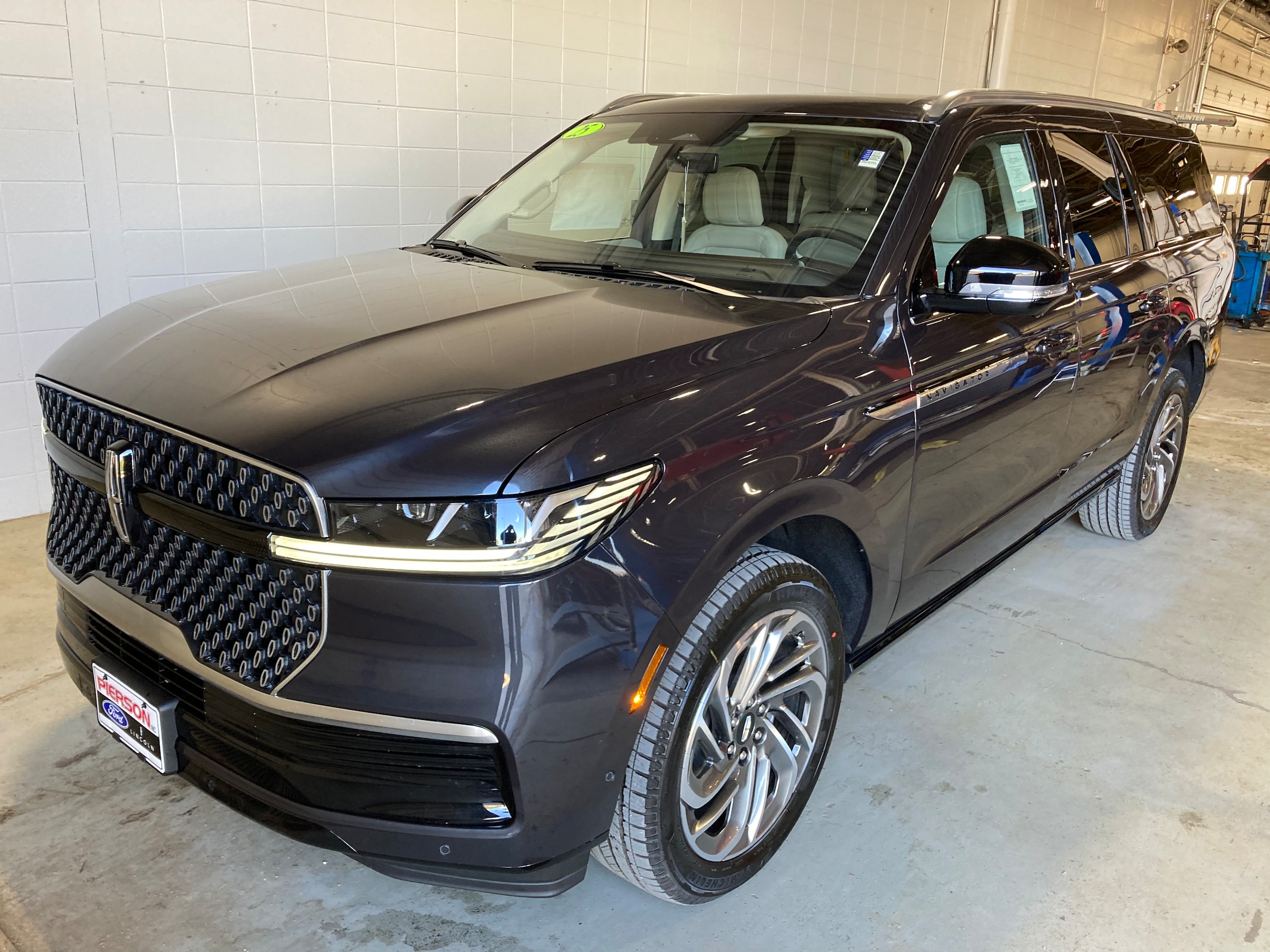 2025 Lincoln Navigator Reserve L's photo