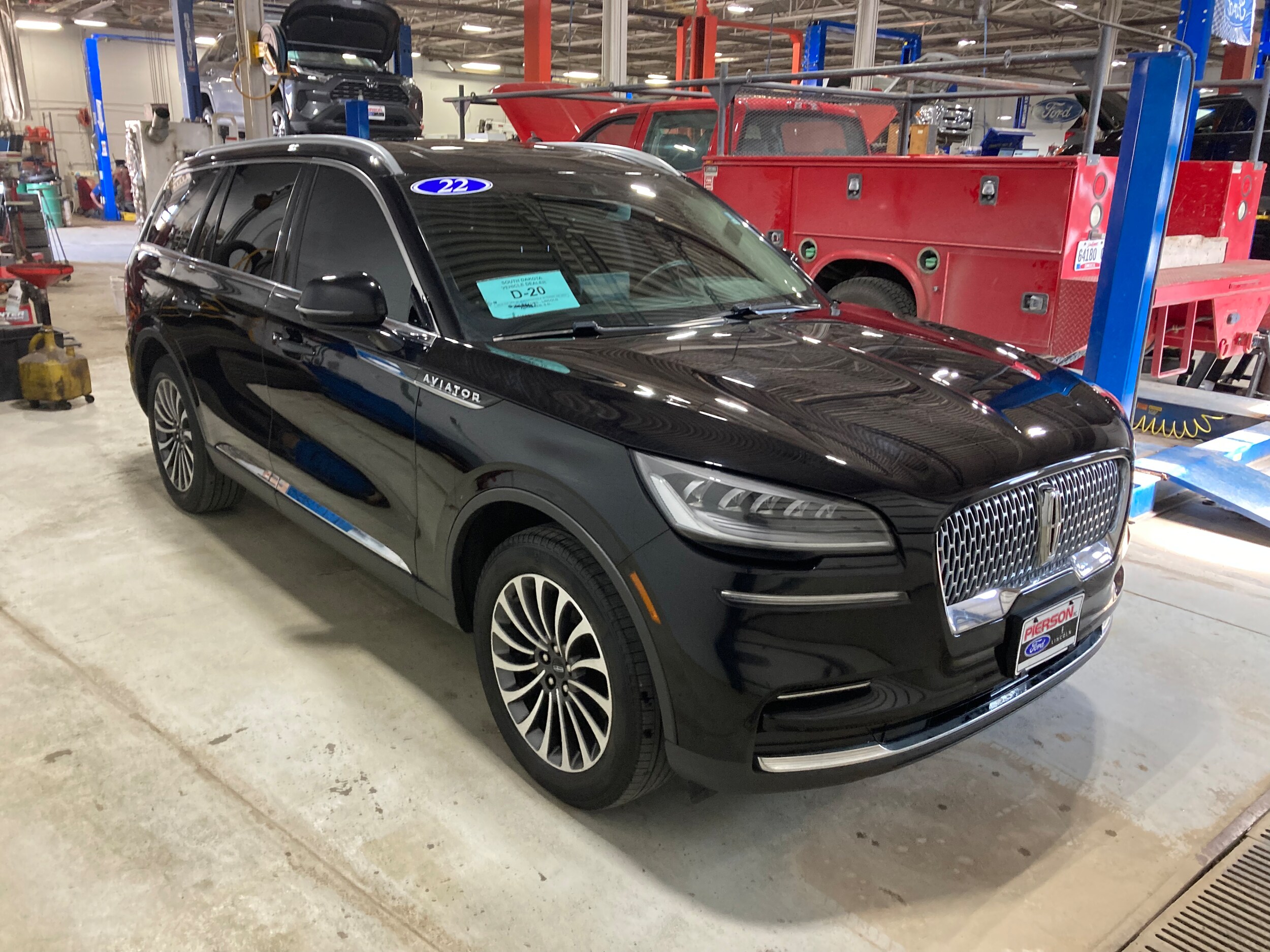 2022 Lincoln Aviator Base photo 3
