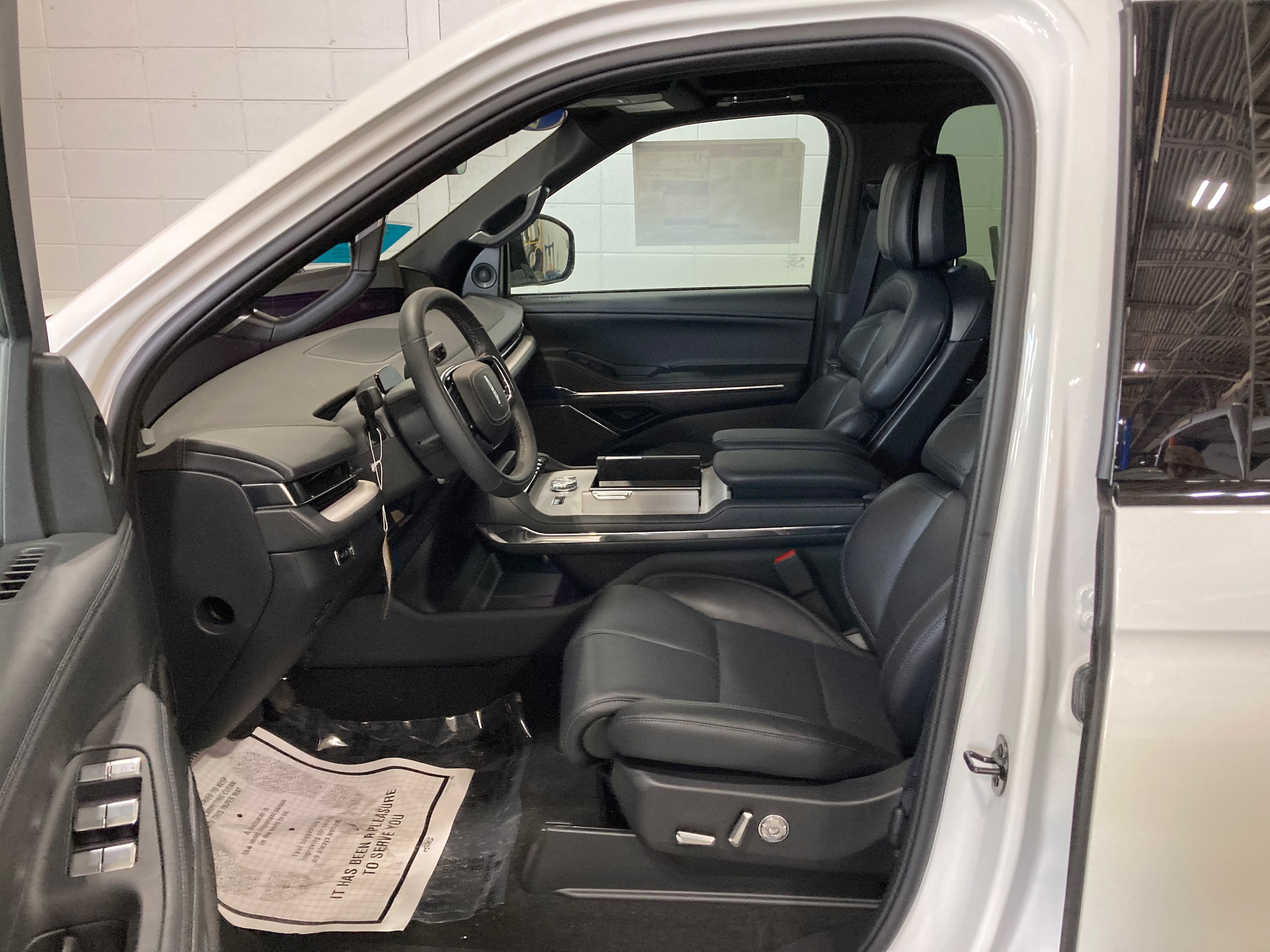 2025 Lincoln Navigator Reserve L - Photo 24