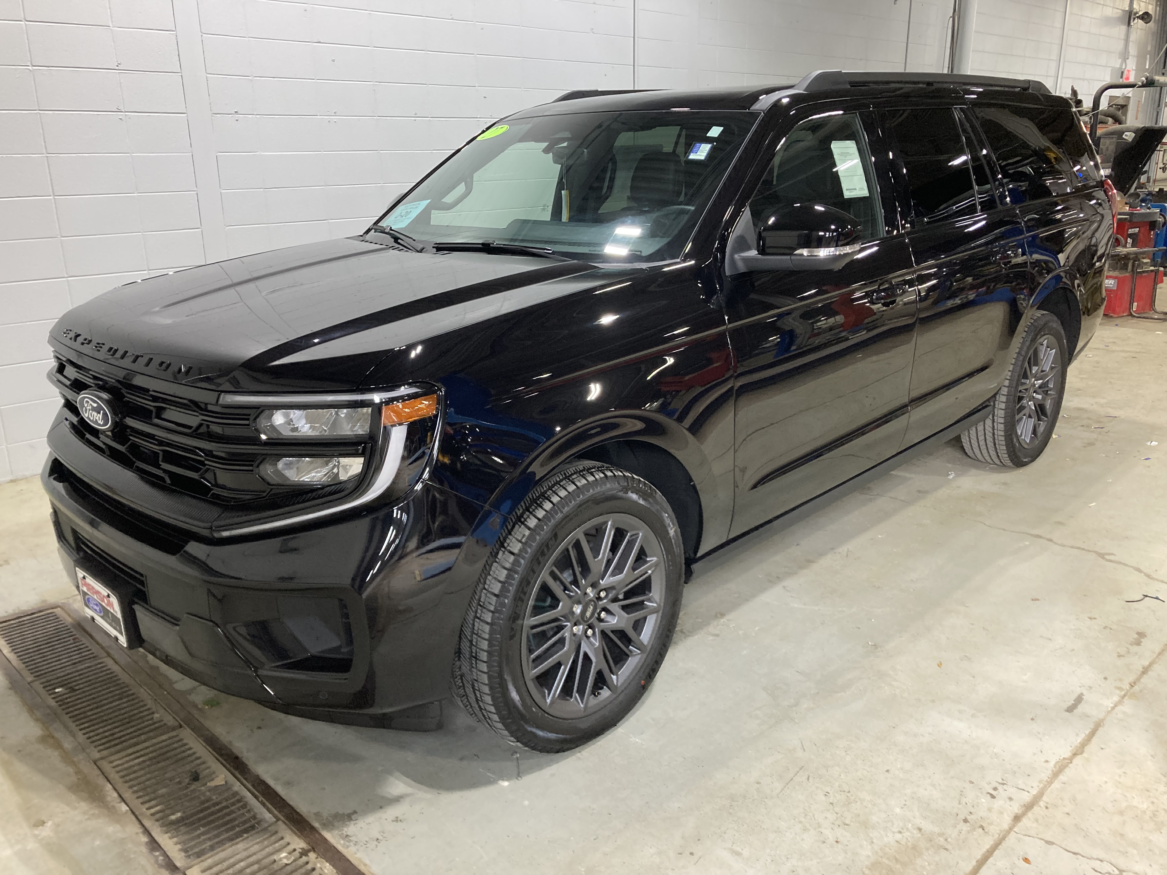 2027 Ford Expedition Max Platinum SUV