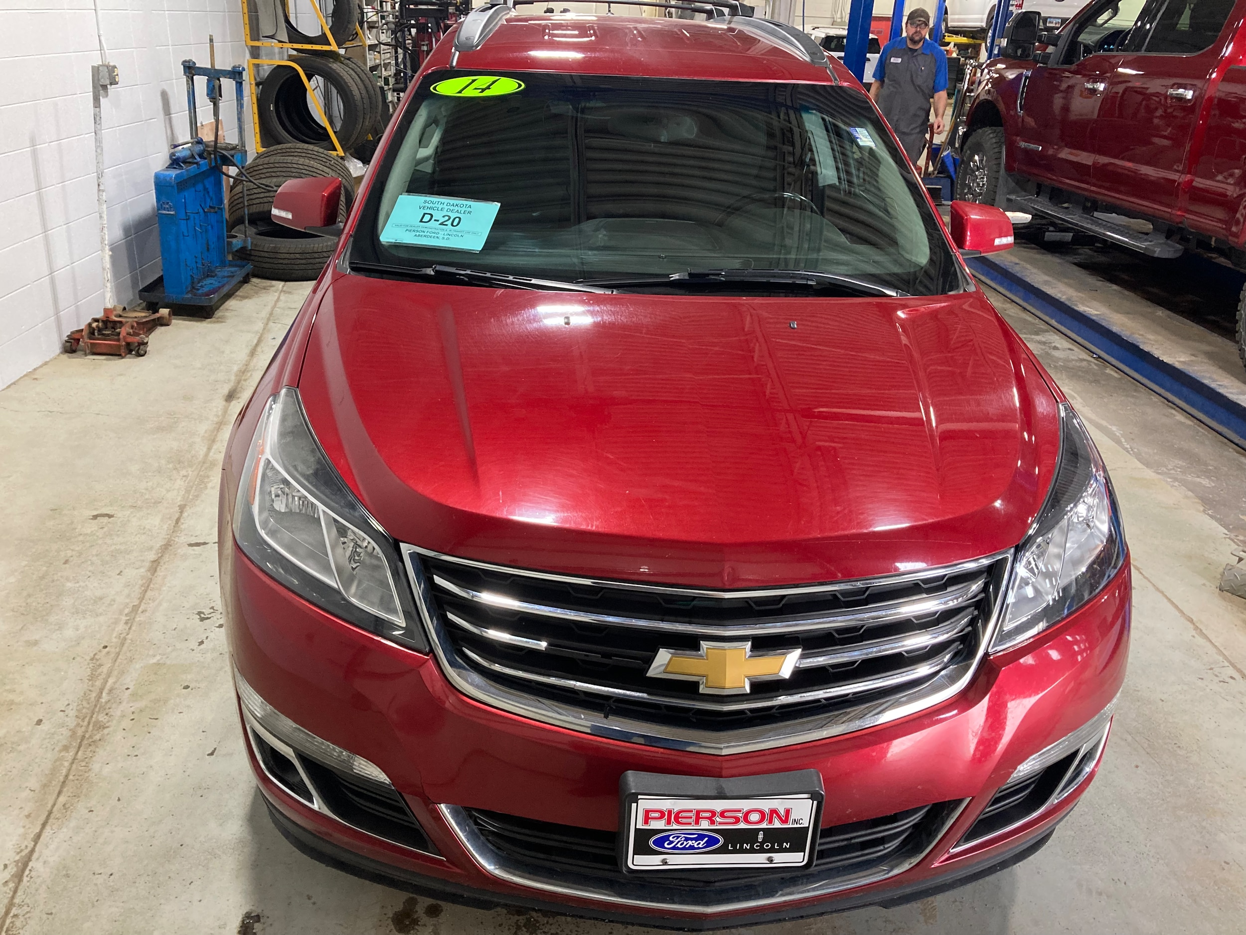 Used 2014 Chevrolet Traverse 1LT with VIN 1GNKVGKD7EJ303580 for sale in Aberdeen, SD