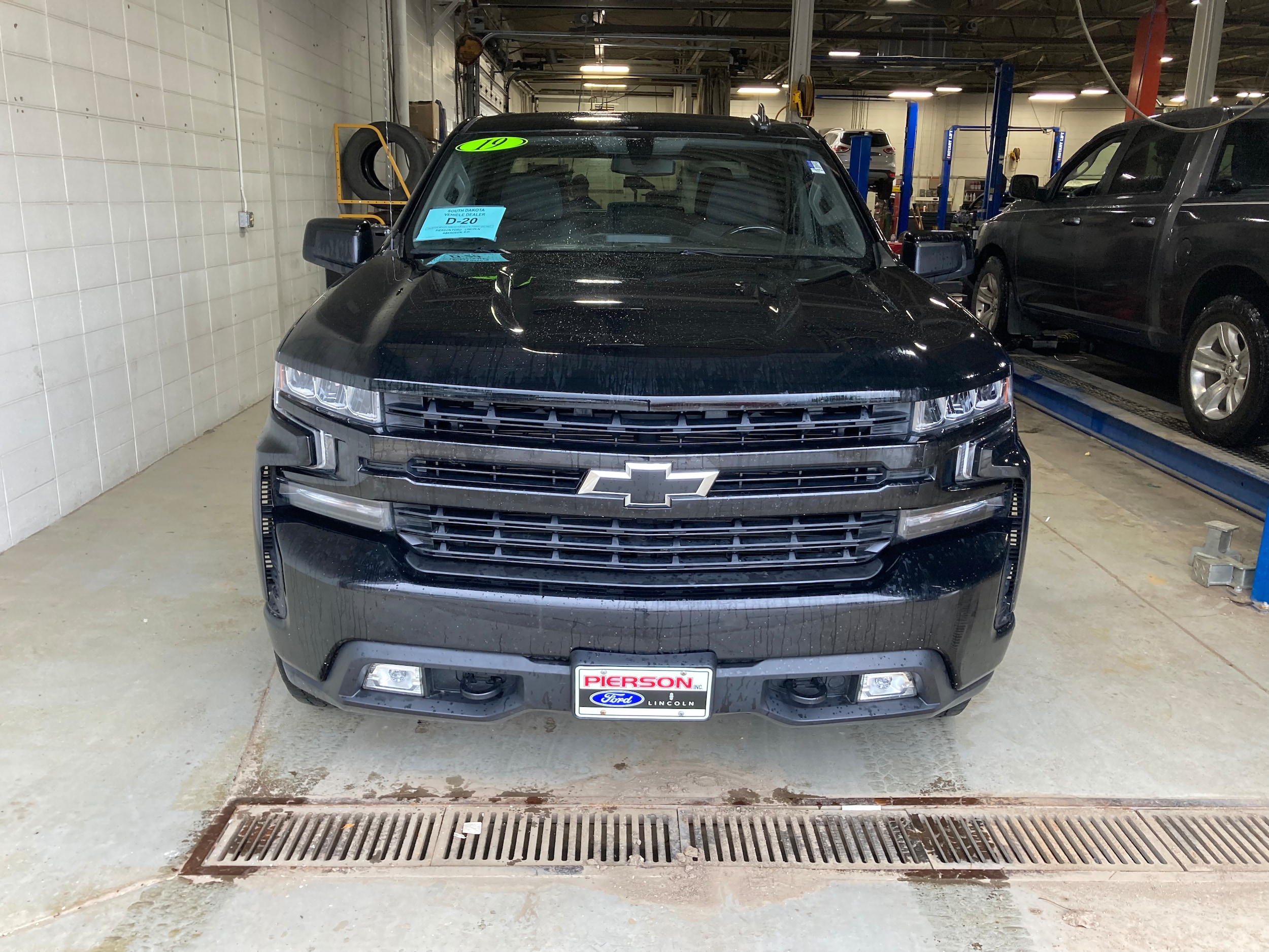 Used 2019 Chevrolet Silverado 1500 RST with VIN 3GCUYEED2KG109707 for sale in Aberdeen, SD