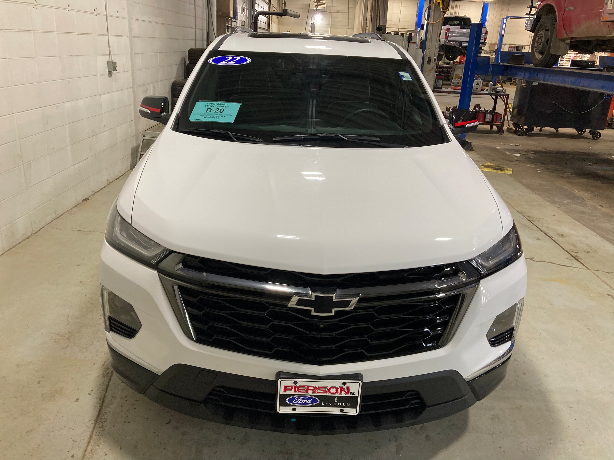 Used 2022 Chevrolet Traverse Premier with VIN 1GNEVKKW7NJ164892 for sale in Aberdeen, SD