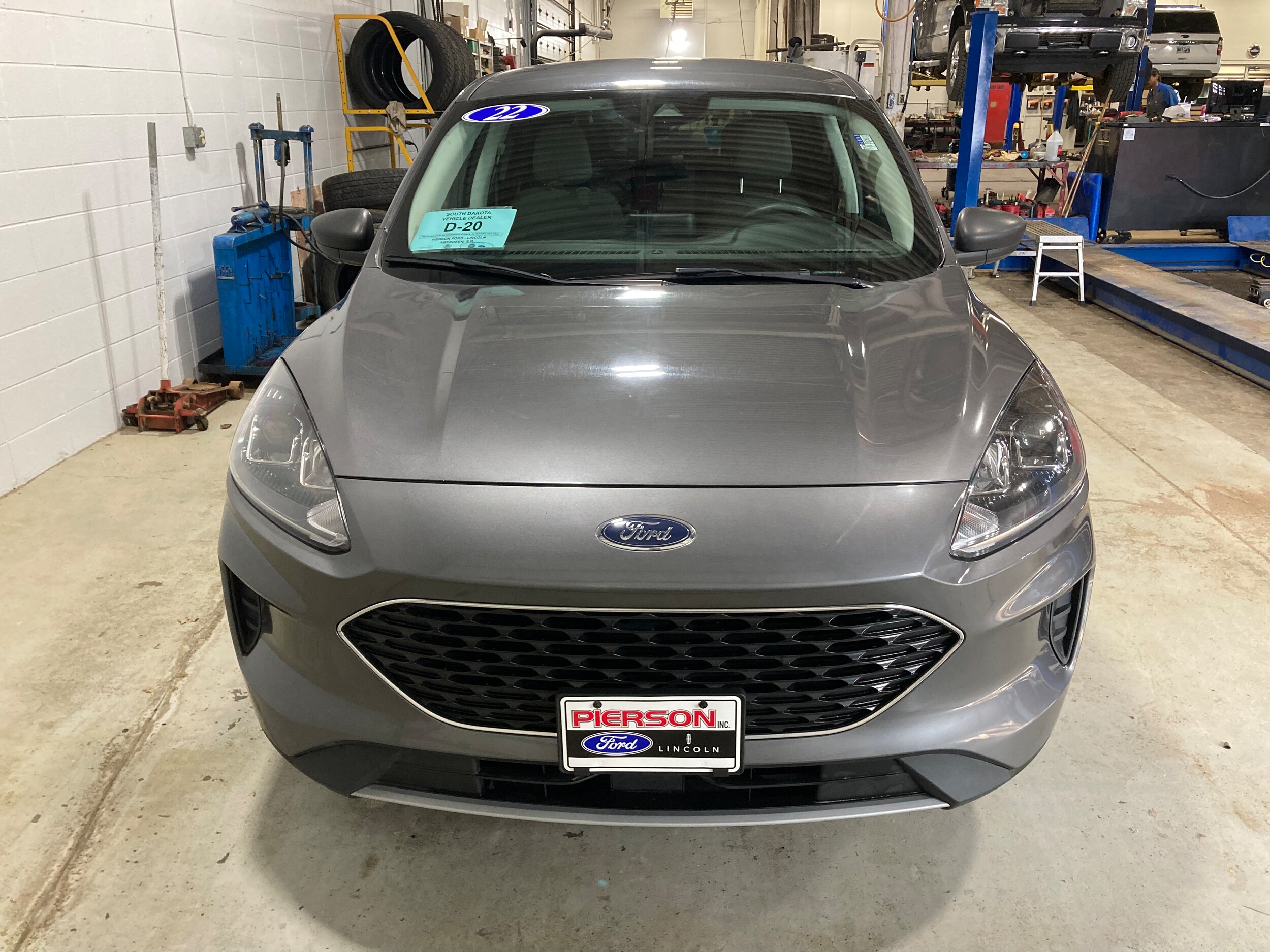 2022 Ford Escape SE photo 2