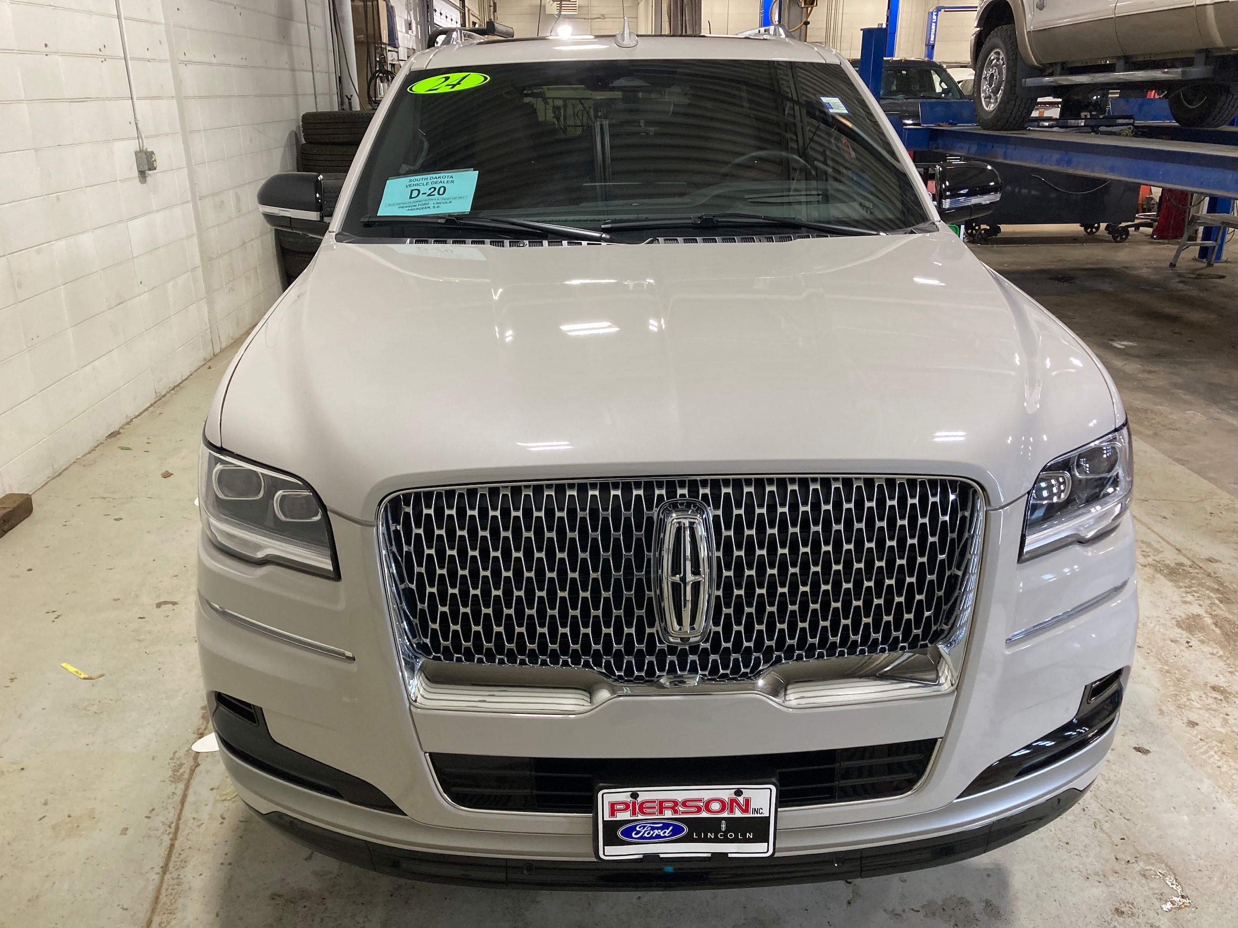 Used 2024 Lincoln Navigator Reserve with VIN 5LMJJ2LG7REL13321 for sale in Aberdeen, SD