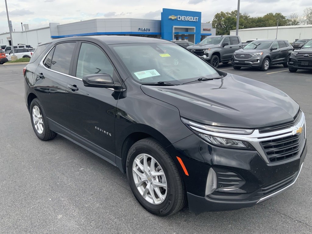 2024 Chevrolet Equinox LT photo 2