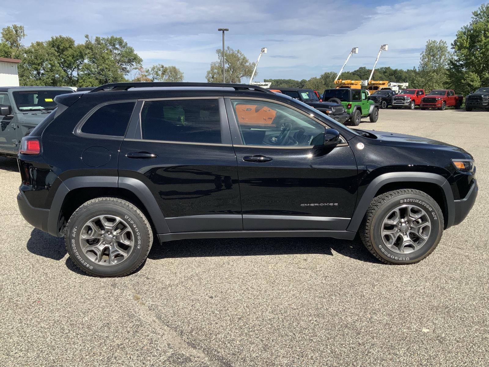 2022 Jeep Cherokee Trailhawk - Photo 15
