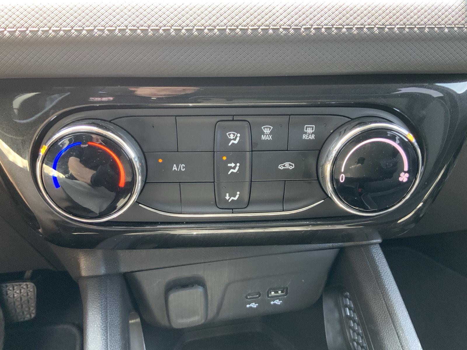 2025 Chevrolet Trailblazer LT - Photo 40