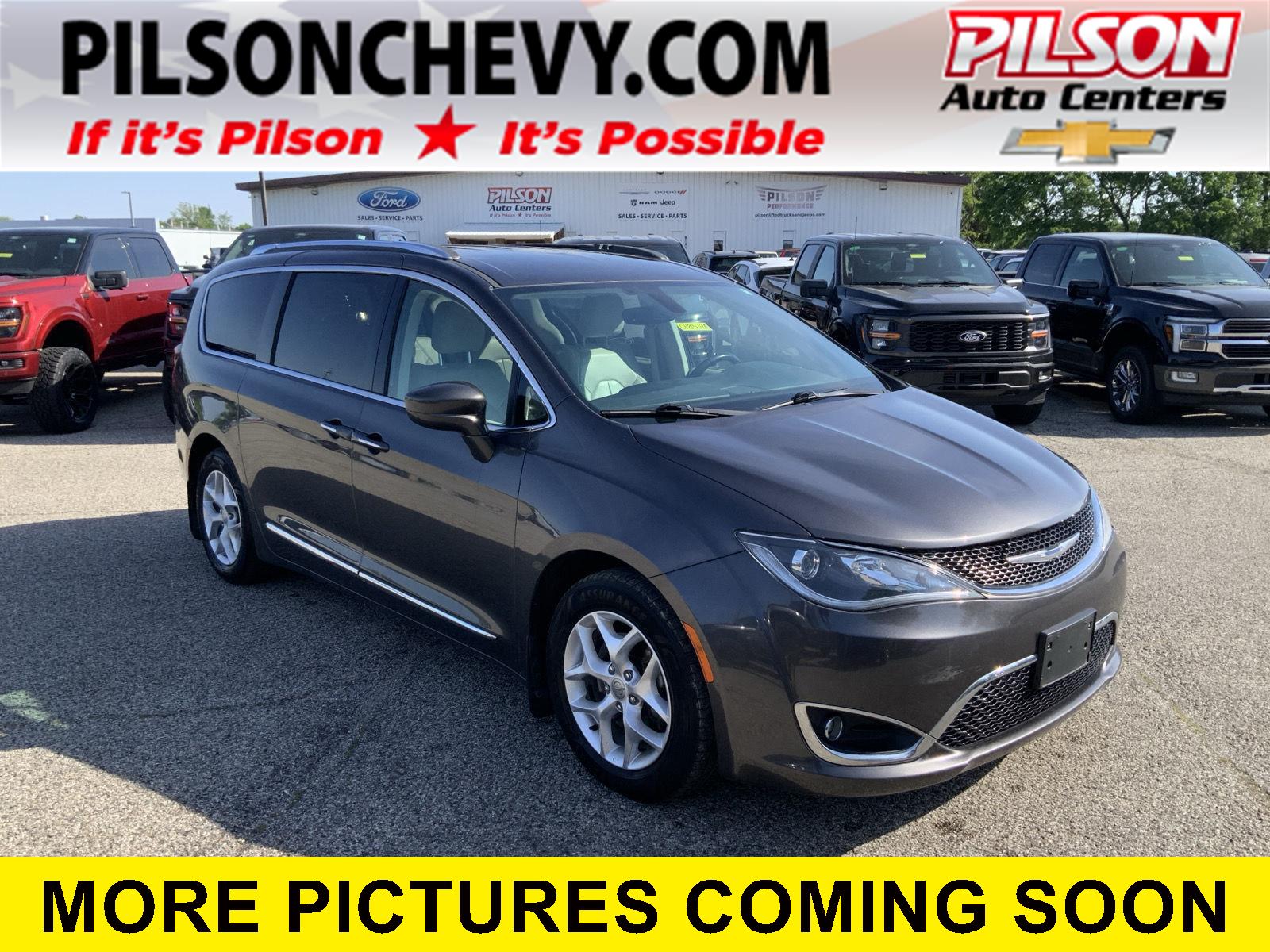 2018 Chrysler Pacifica Touring L Plus's photo