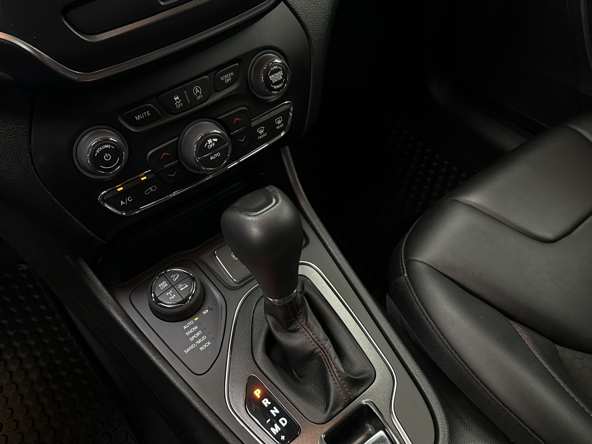 2022 Jeep Cherokee Trailhawk - Photo 71