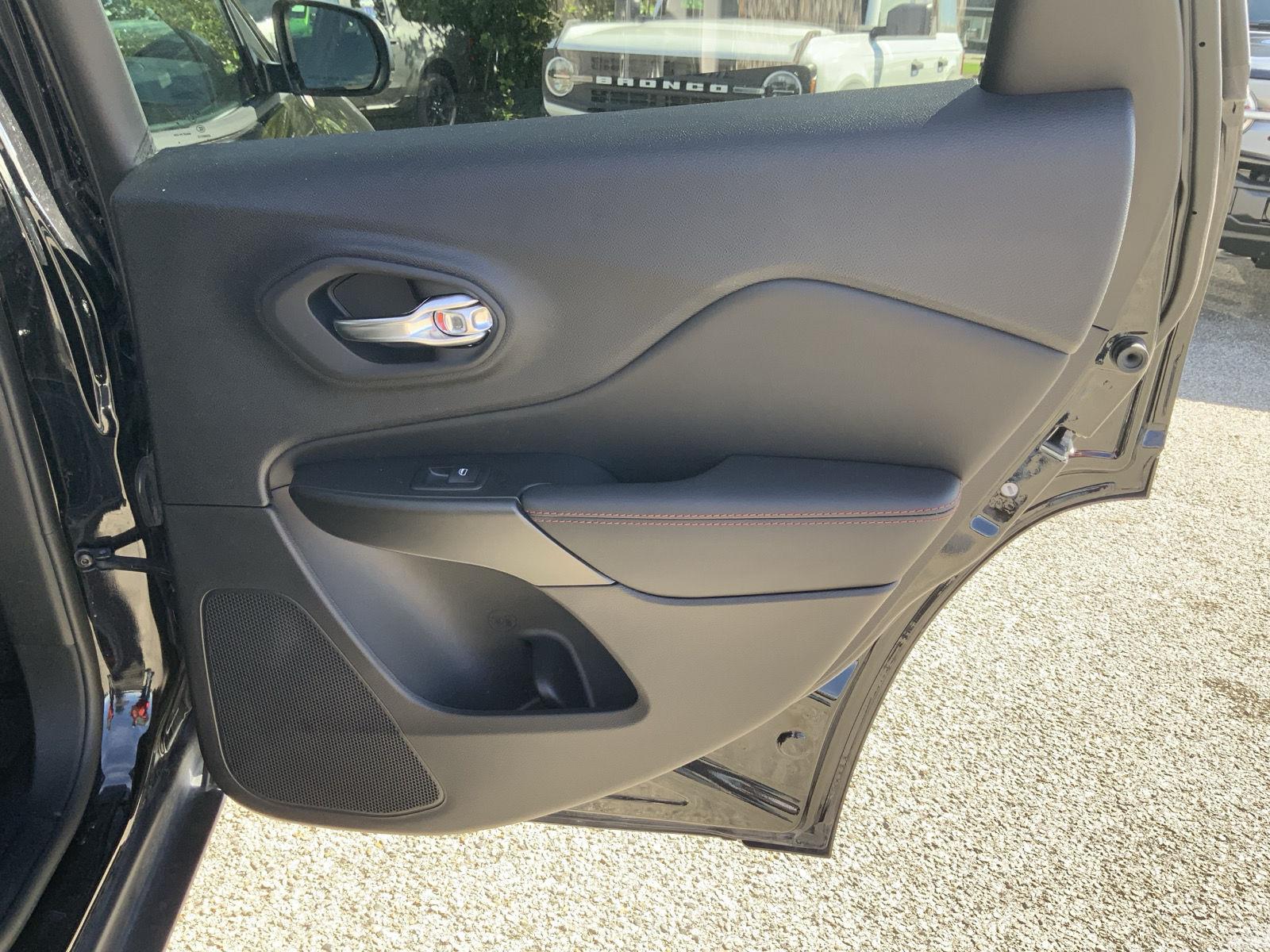 2022 Jeep Cherokee Trailhawk - Photo 46