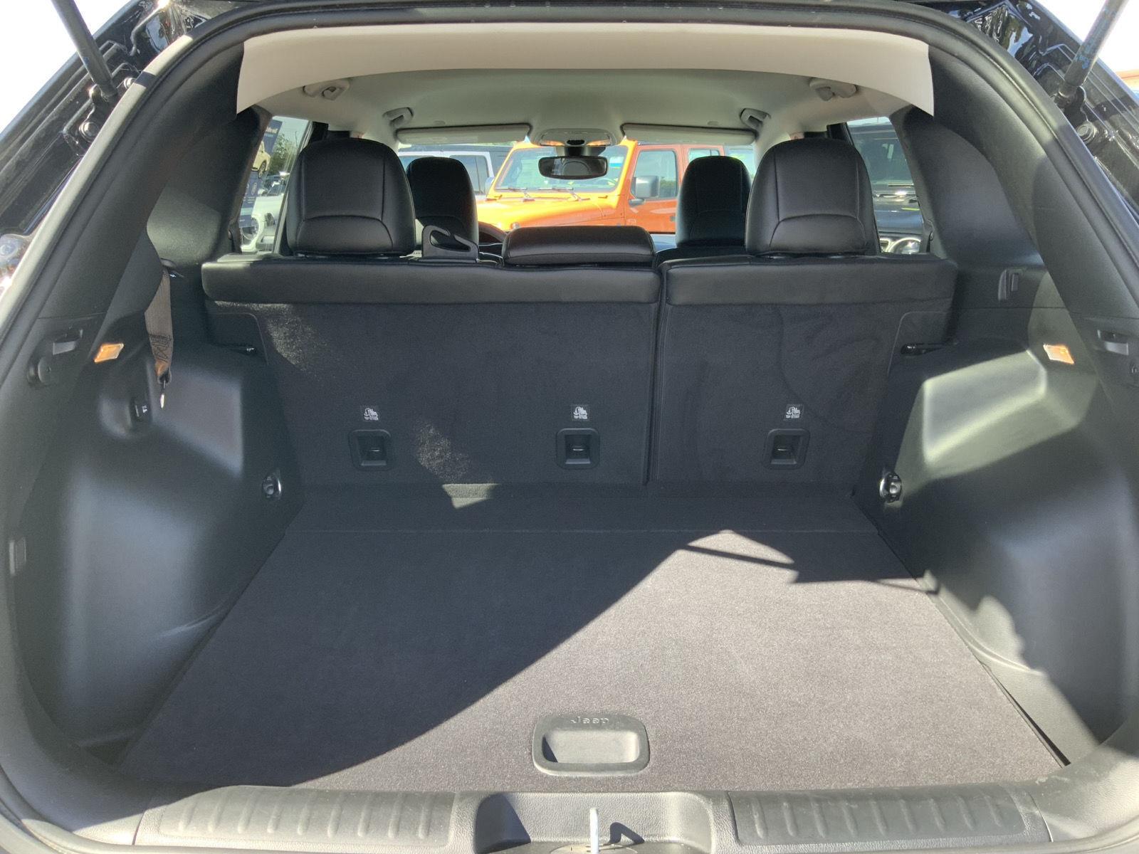 2022 Jeep Cherokee Trailhawk - Photo 12