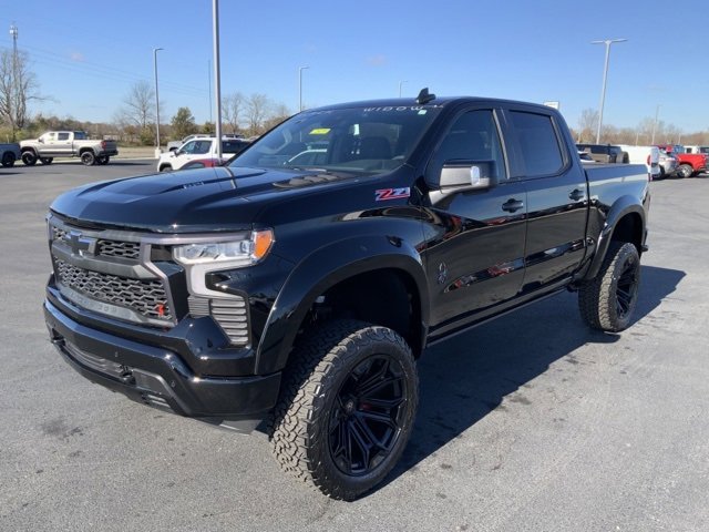 2024 Chevrolet Silverado 1500 RST photo 3