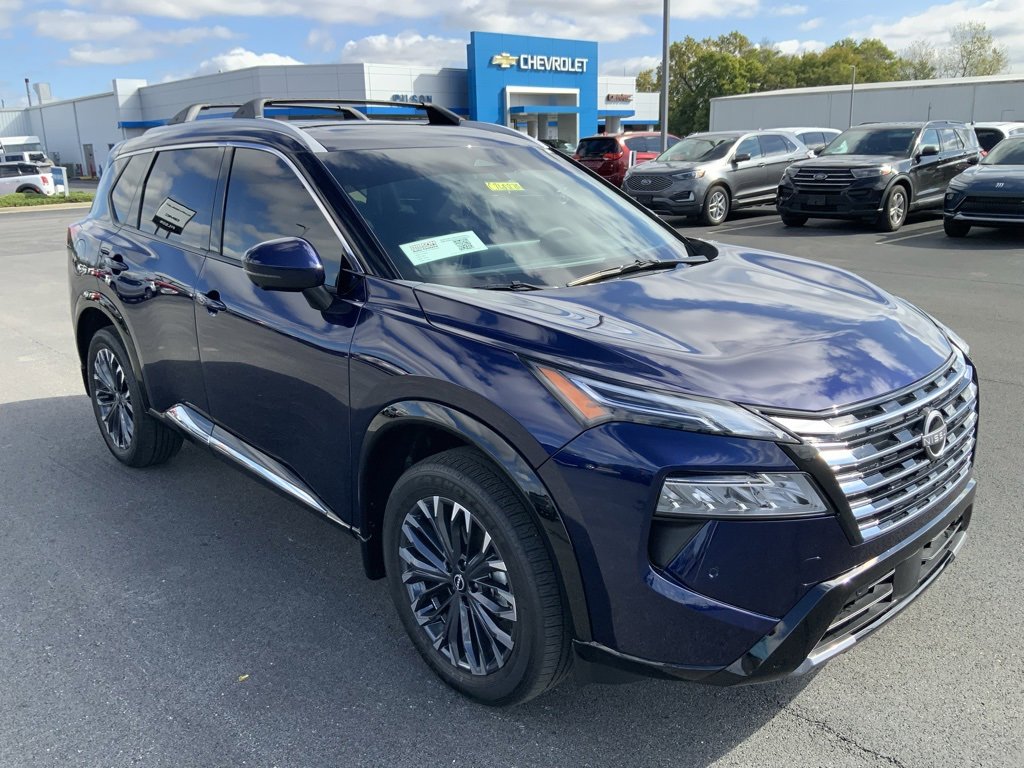 2025 Nissan Rogue Platinum photo 2