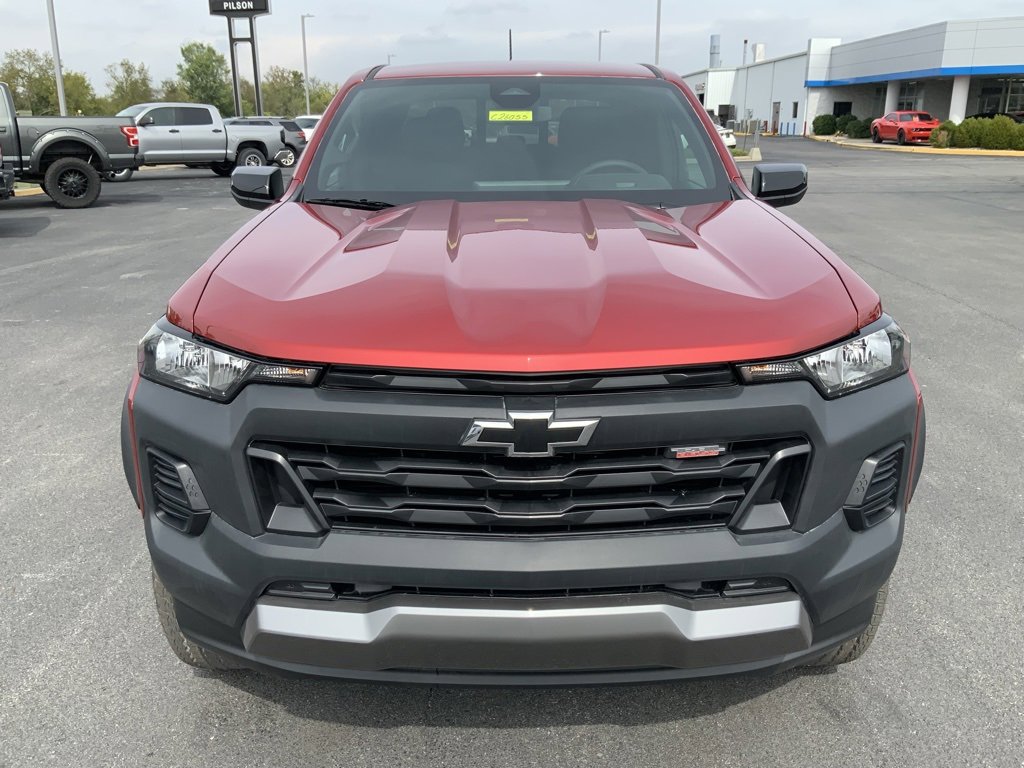 2026 Chevrolet Colorado Trail Boss photo 2