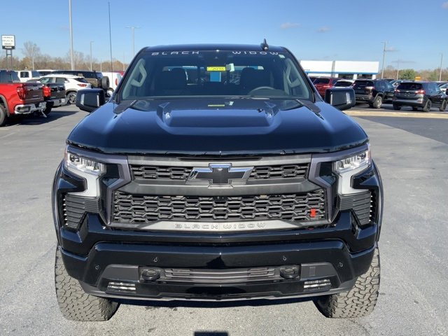 2024 Chevrolet Silverado 1500 RST photo 2