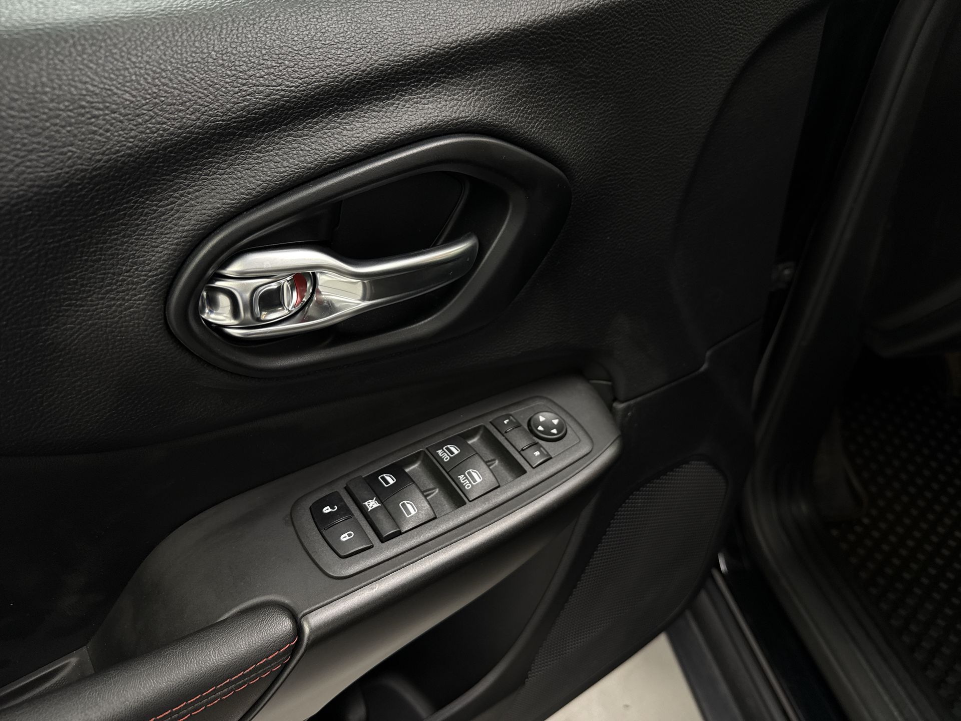 2022 Jeep Cherokee Trailhawk - Photo 66