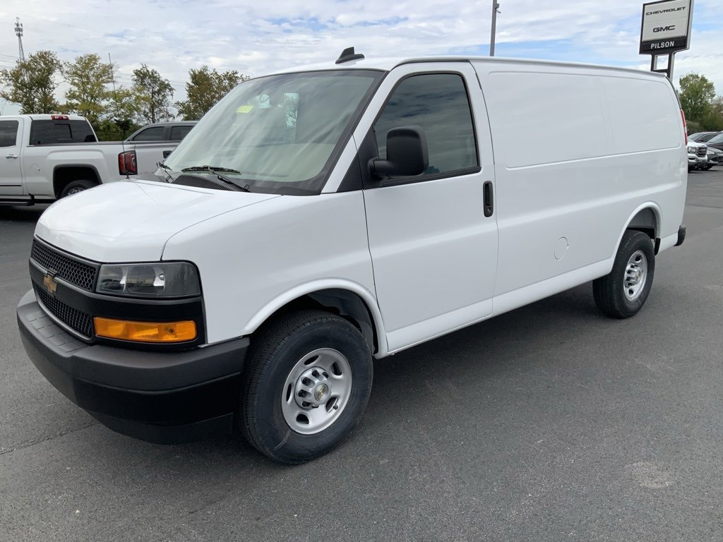 2025 Chevrolet Express 3500 Work Van photo 4