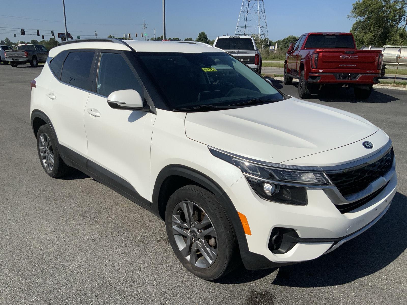Used 2021 Kia Seltos S with VIN KNDEU2AA4M7116019 for sale in Clinton, IN