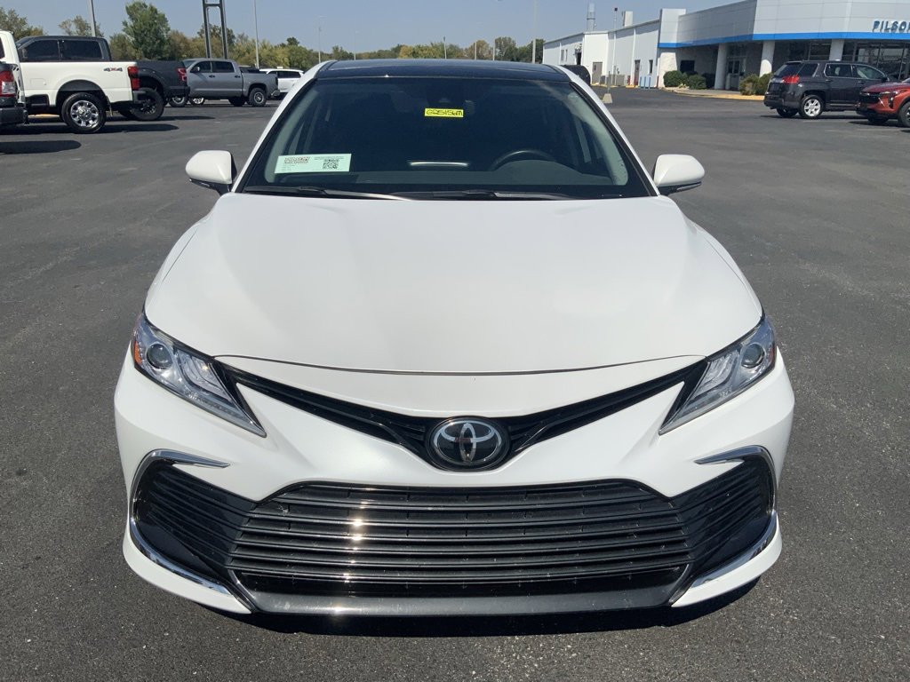 2023 Toyota Camry XLE photo 3