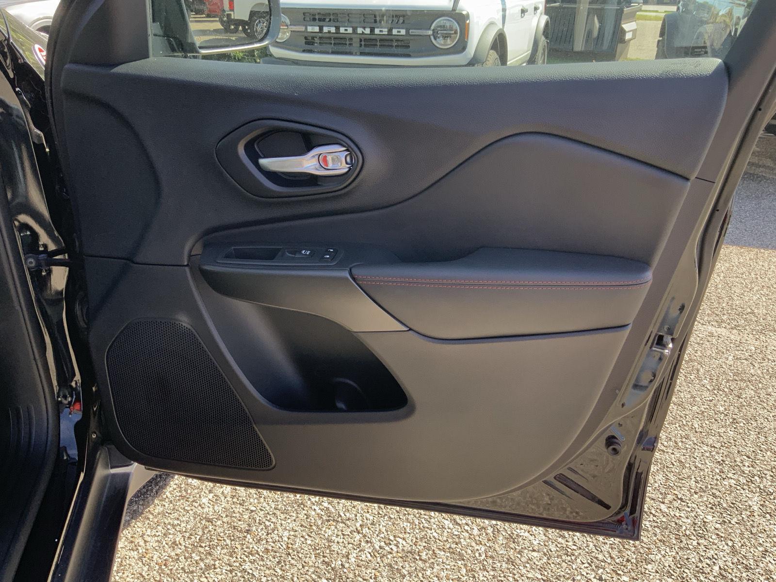 2022 Jeep Cherokee Trailhawk - Photo 48