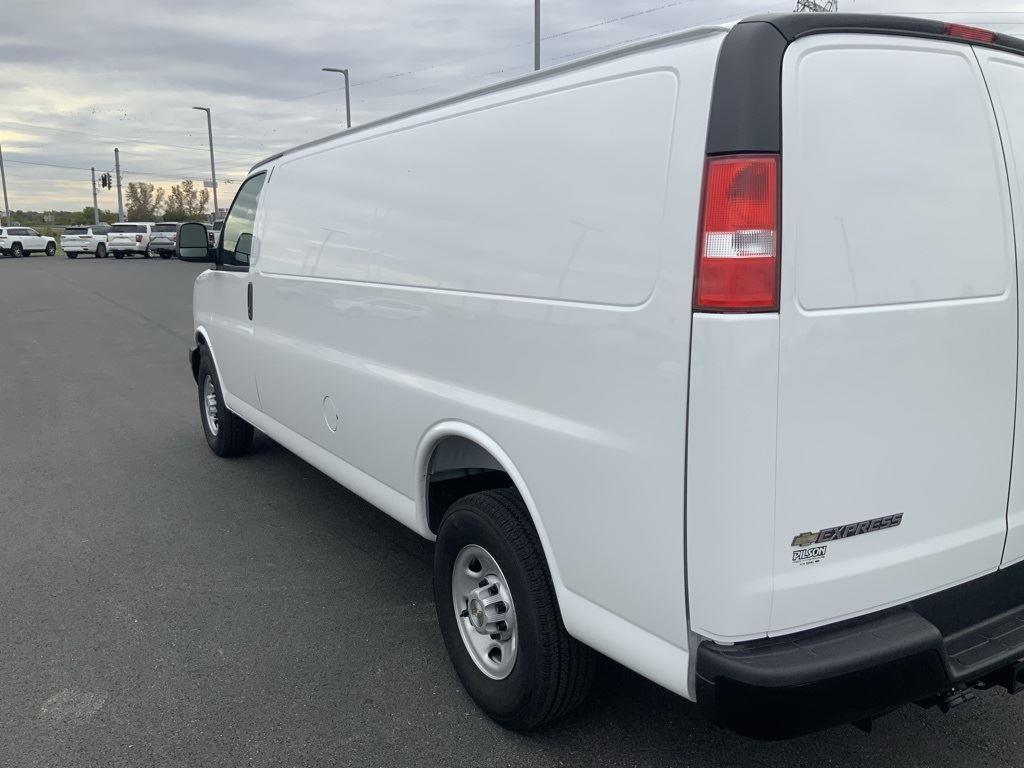 2025 Chevrolet Express Cargo Work Van - Photo 15