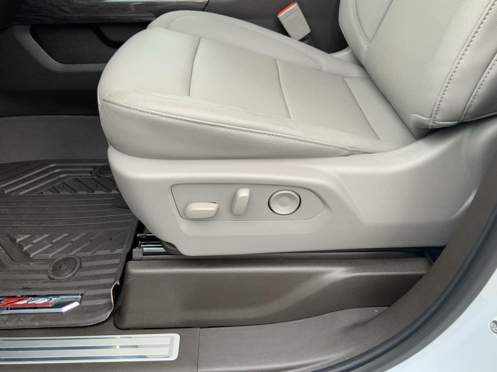 2026 Chevrolet Silverado 1500 LTZ - Photo 20