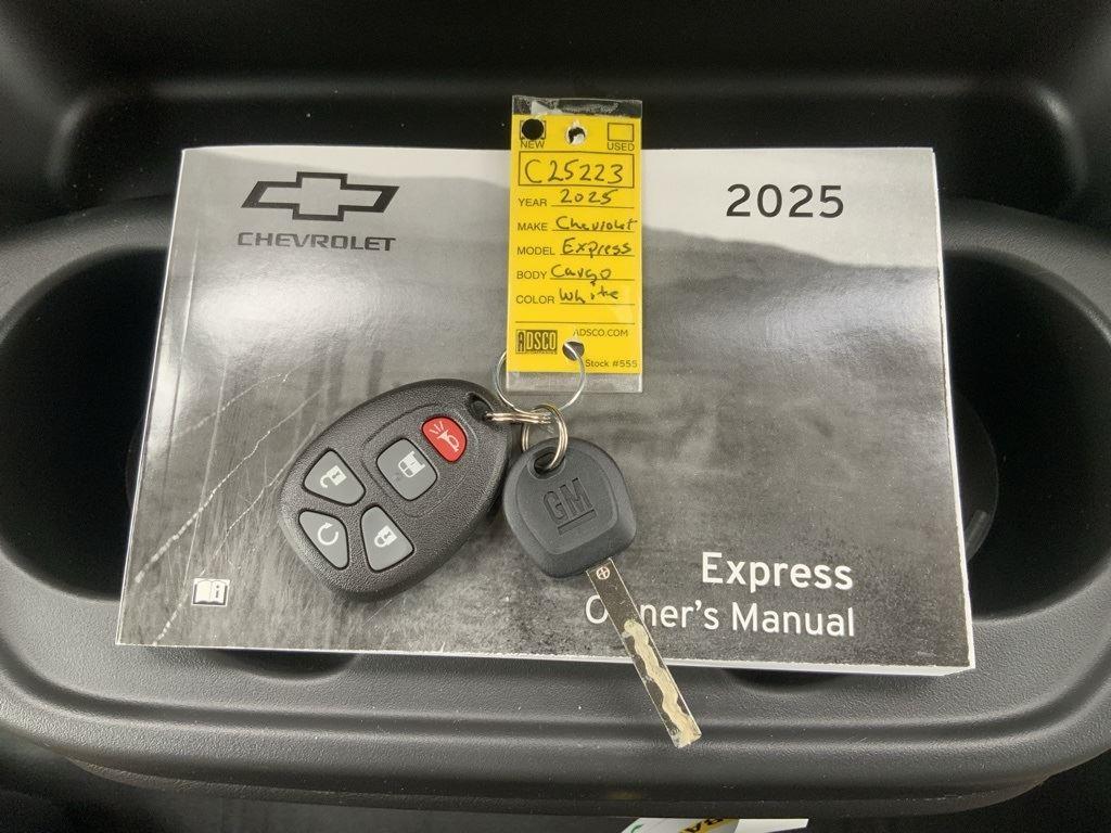 2025 Chevrolet Express Cargo Work Van - Photo 45