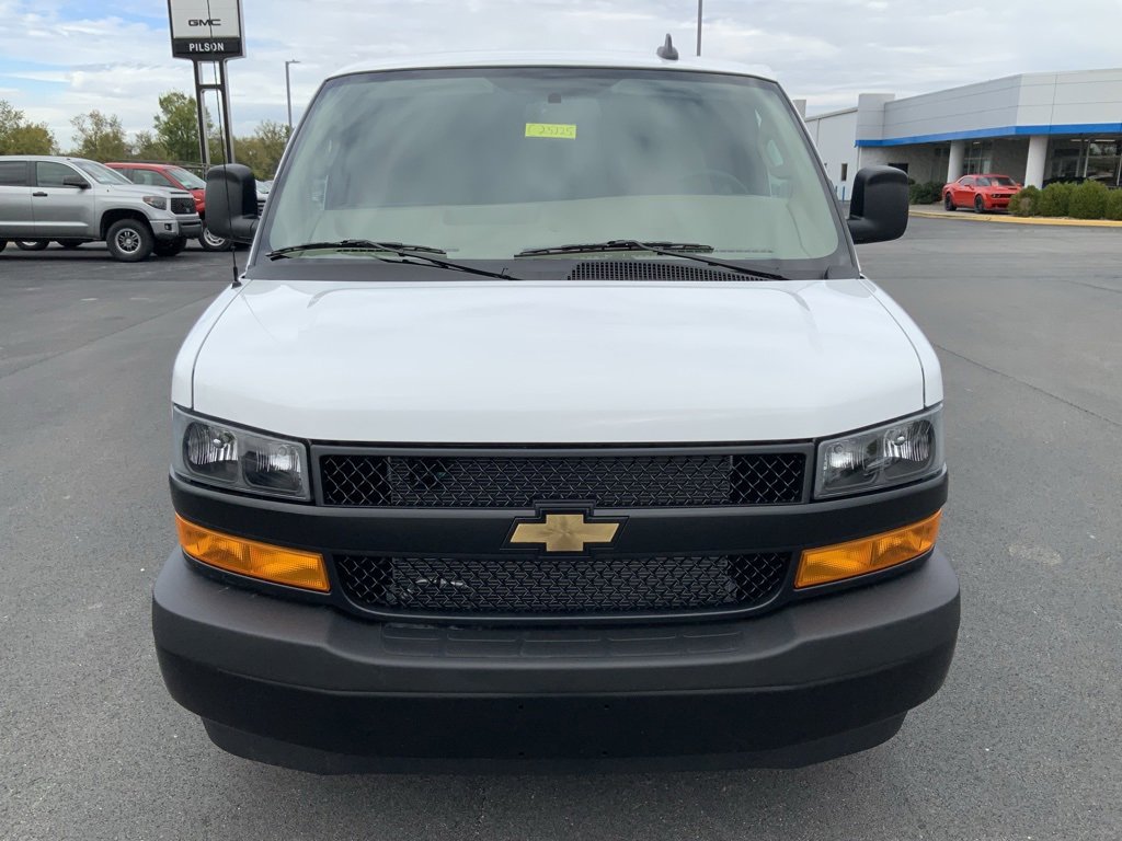 2025 Chevrolet Express 3500 Work Van photo 3