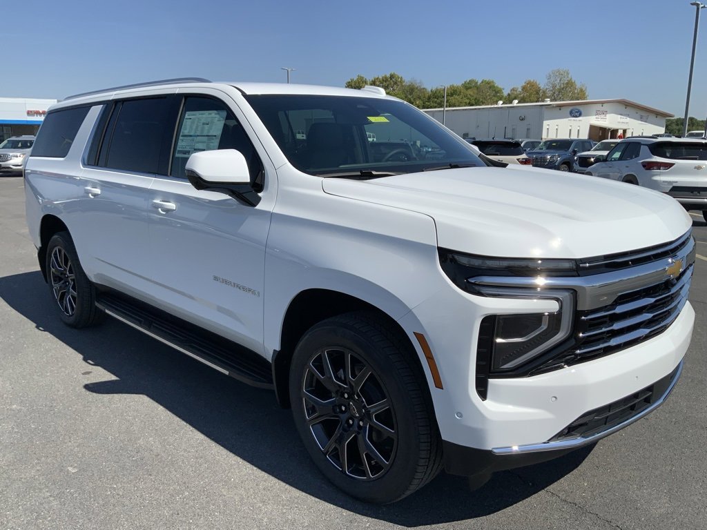 2026 Chevrolet Suburban LT photo 2