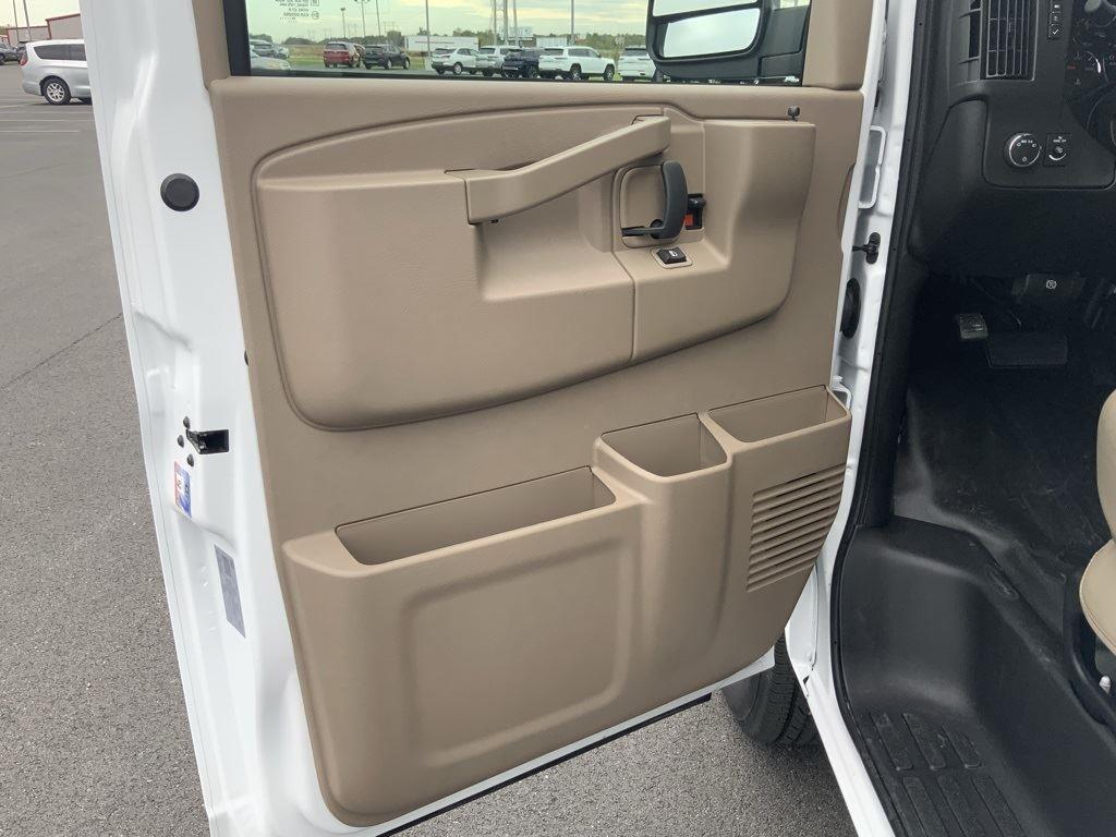 2025 Chevrolet Express Cargo Work Van - Photo 20