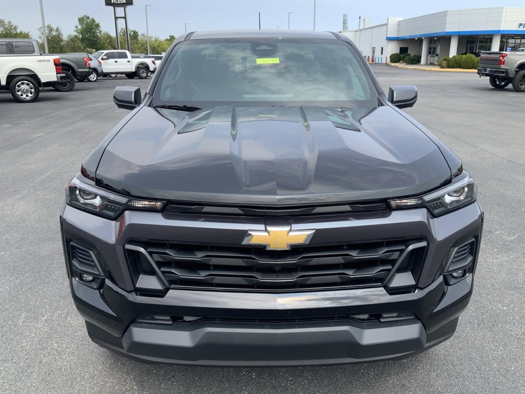 2026 Chevrolet Colorado LT photo 3