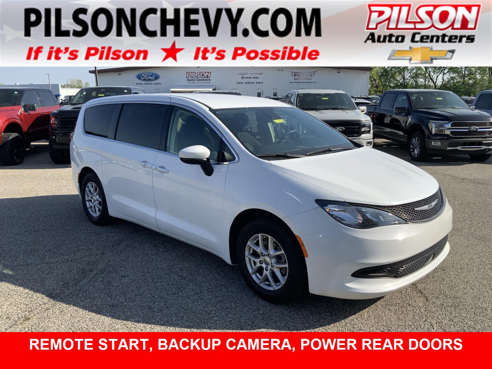 2023 Chrysler Voyager LX's photo