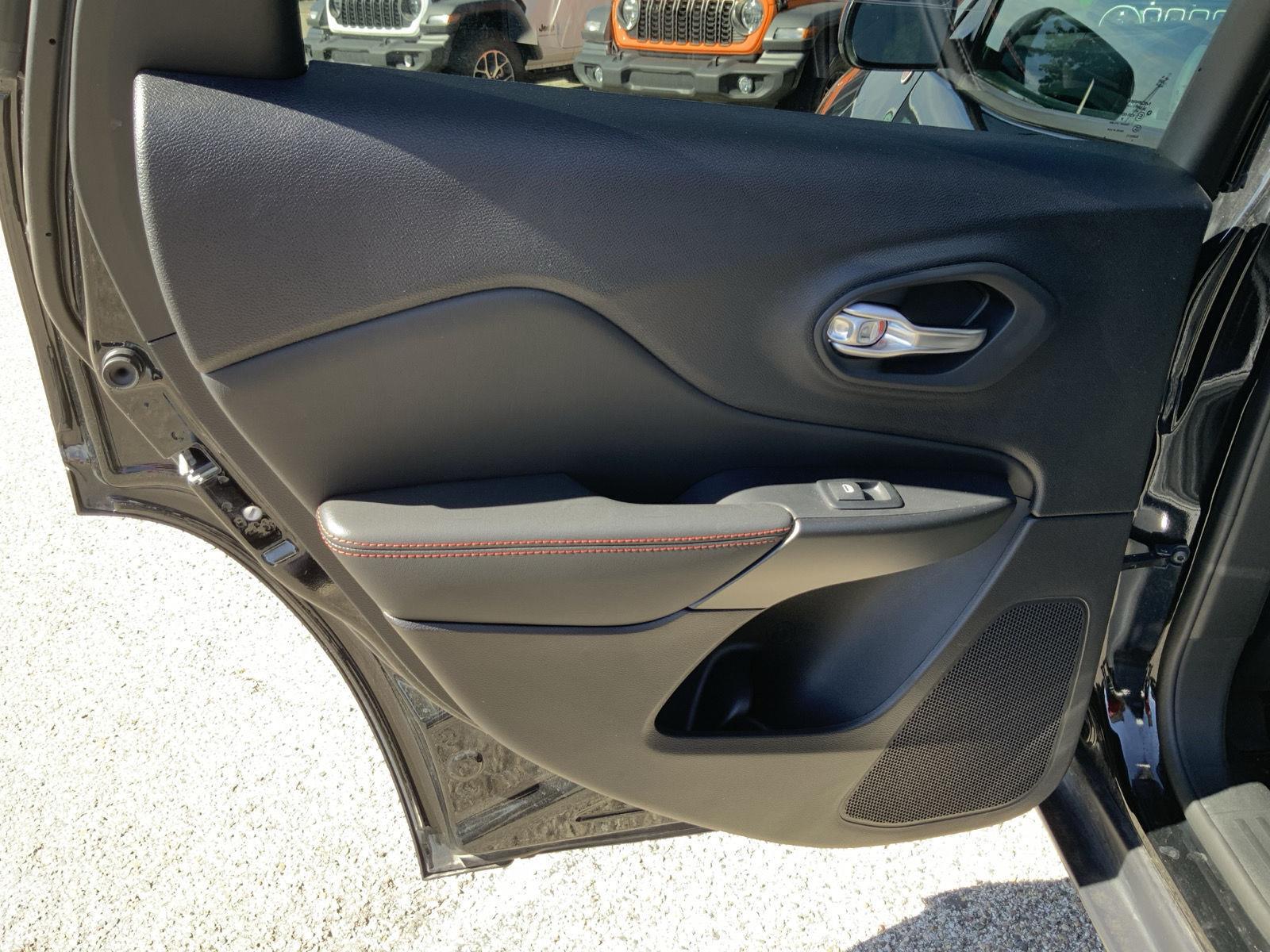 2022 Jeep Cherokee Trailhawk - Photo 43