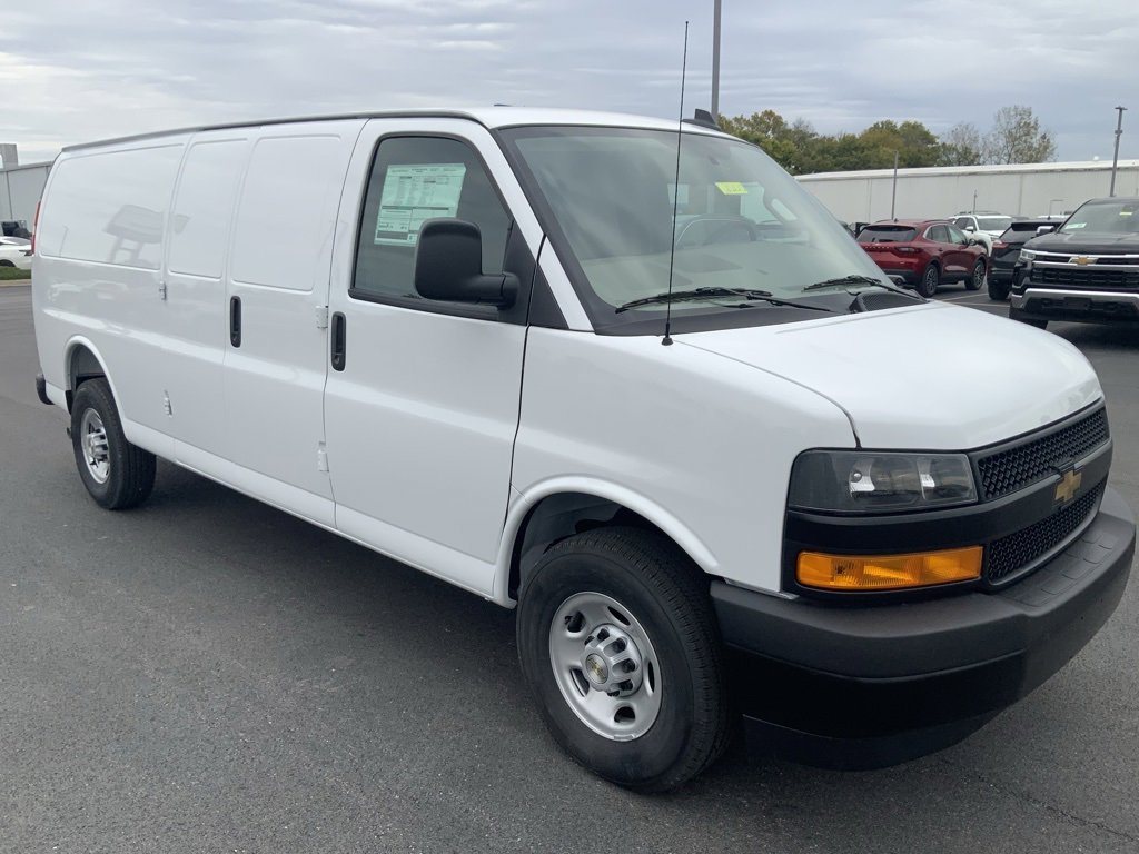 2025 Chevrolet Express Cargo 3500 Van photo 2