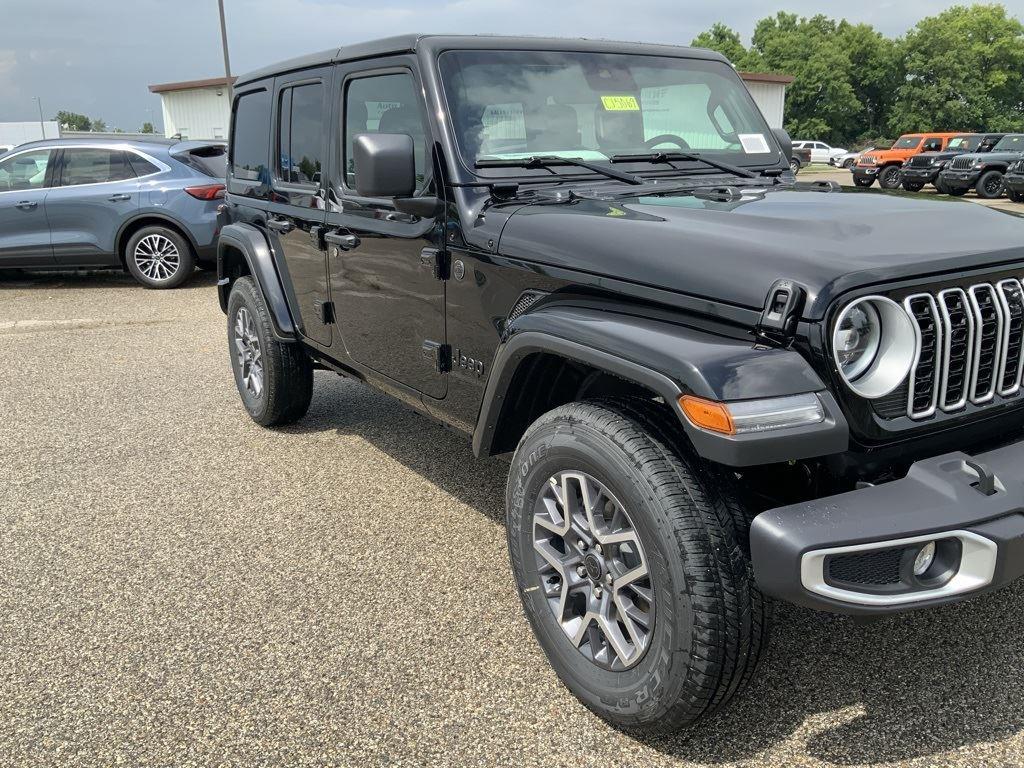 2025 Jeep Wrangler 4-Door Sahara - Photo 17