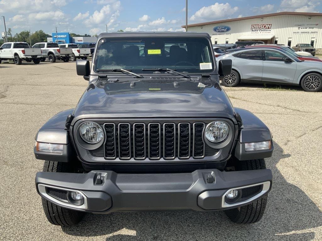 New 2025 Jeep Gladiator Sport Pickup
