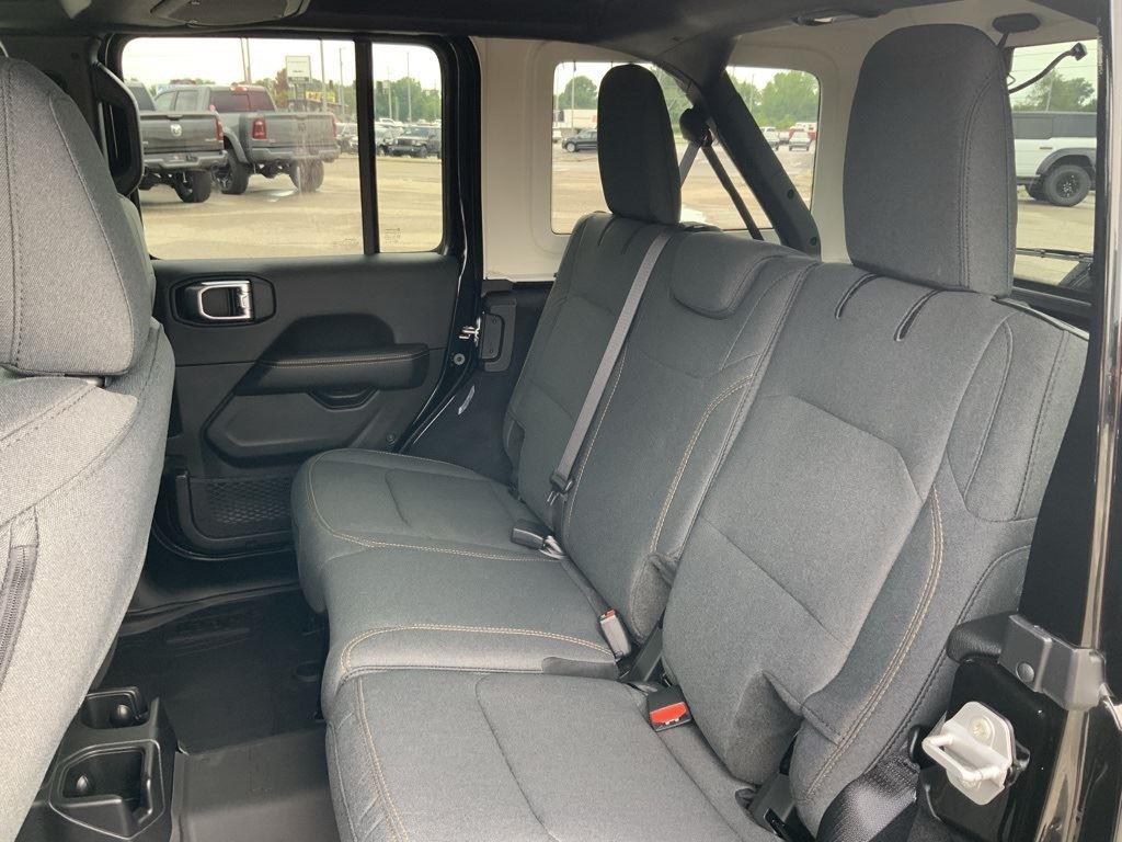 2025 Jeep Wrangler 4-Door Sahara - Photo 57