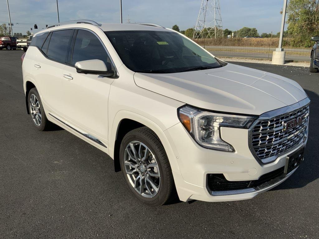 2024 Gmc Terrain Denali photo 2