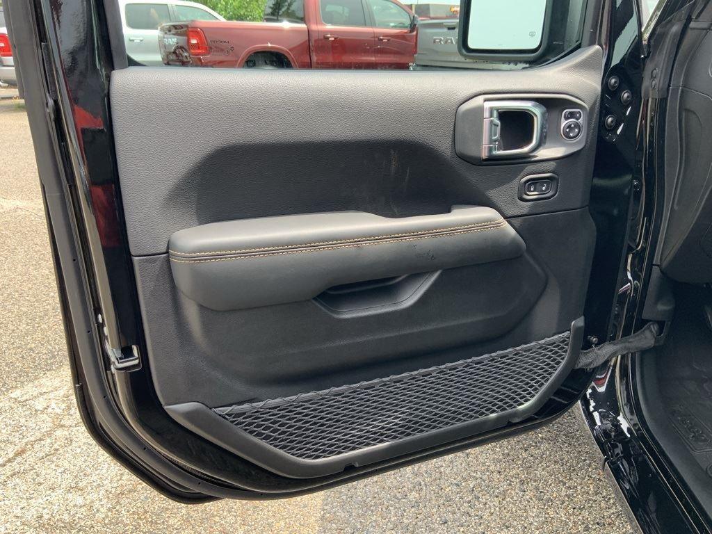 2025 Jeep Wrangler 4-Door Sahara - Photo 25