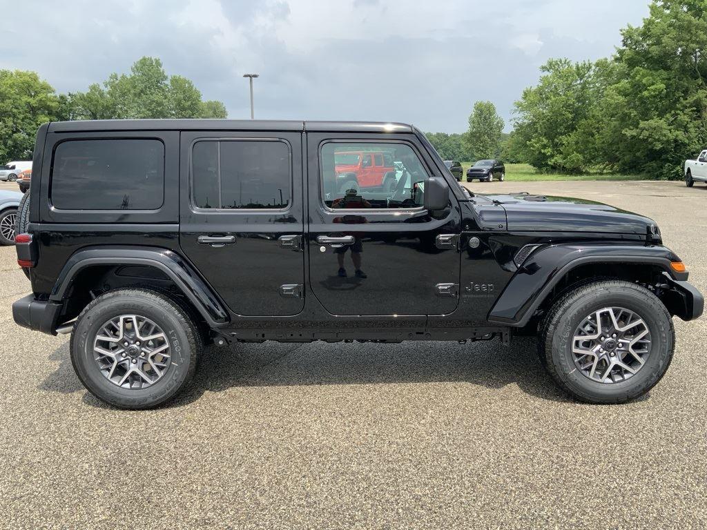 2025 Jeep Wrangler 4-Door Sahara - Photo 16