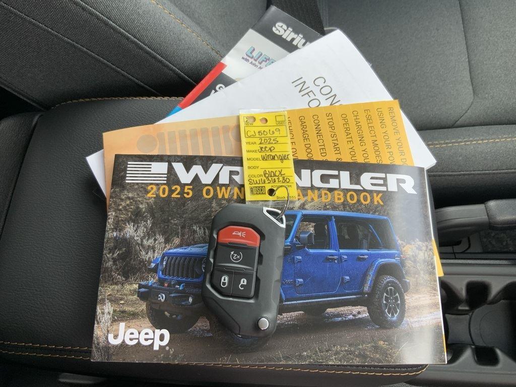 2025 Jeep Wrangler 4-Door Sahara - Photo 64