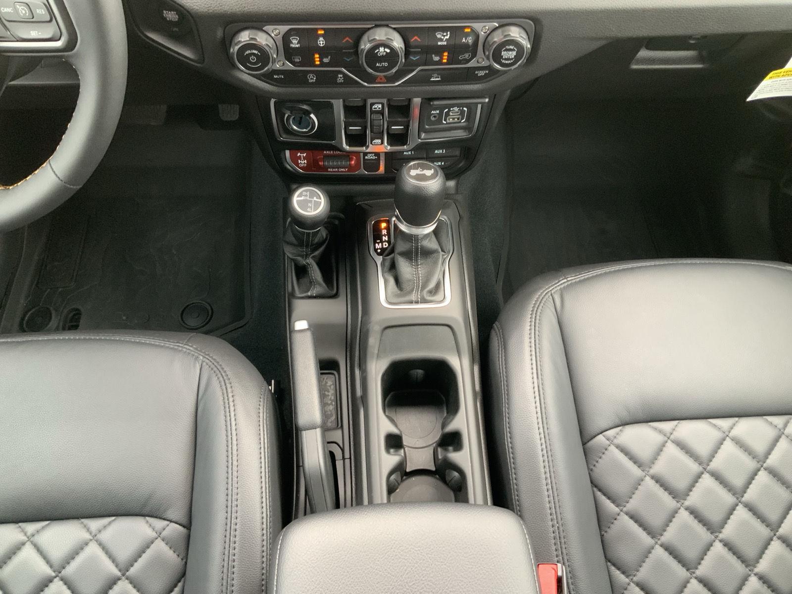 2024 Jeep Wrangler 4-Door Willys - Photo 42