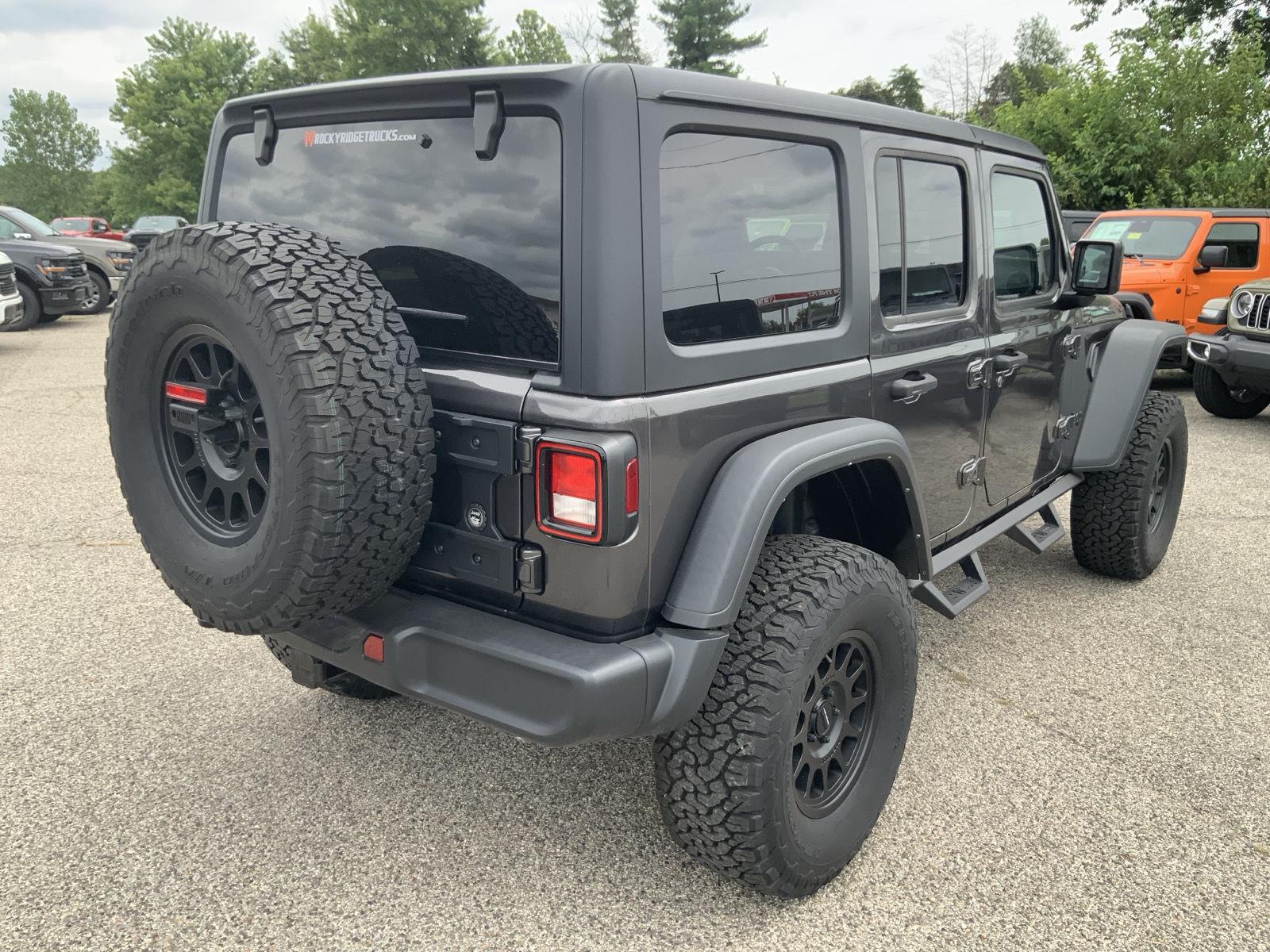 2024 Jeep Wrangler 4-Door Willys - Photo 13