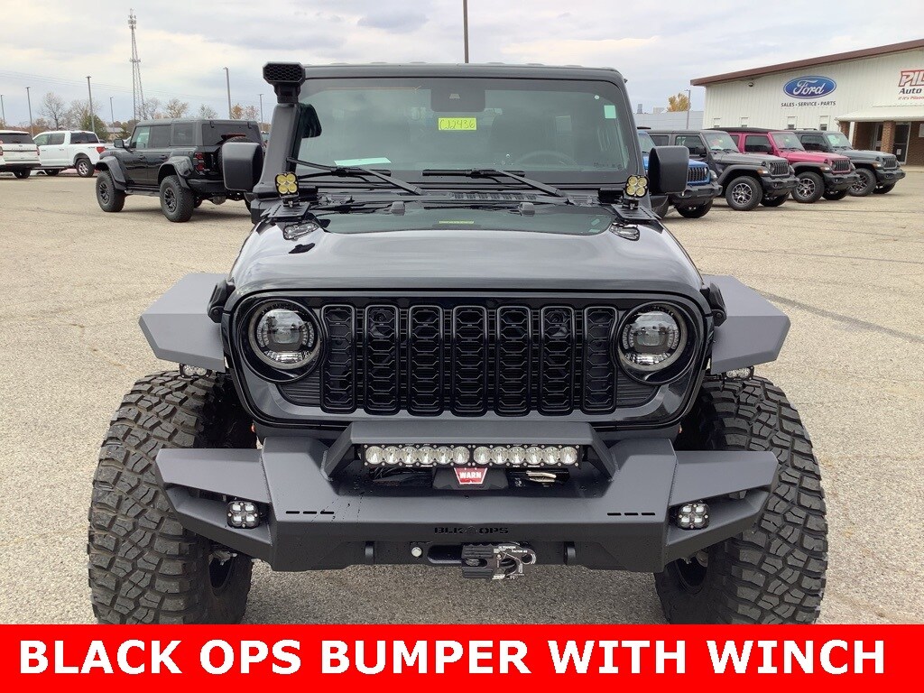 2024 Jeep Wrangler Willys photo 2