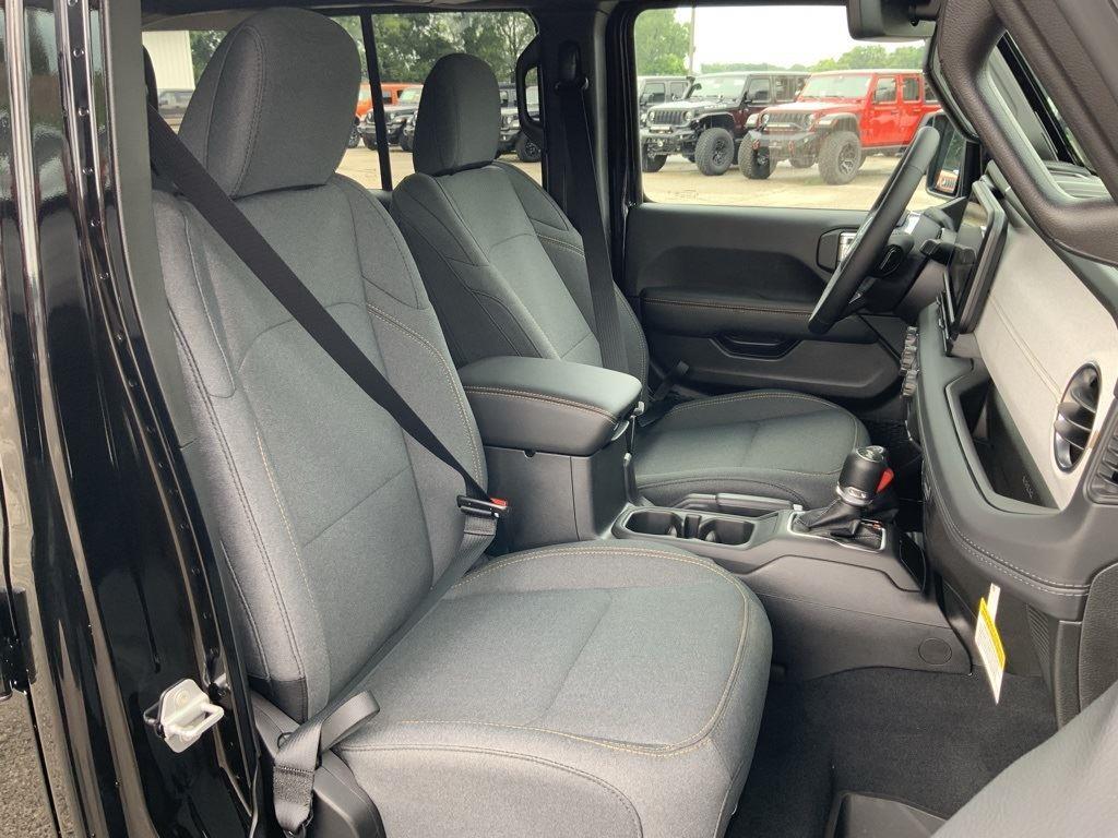 2025 Jeep Wrangler 4-Door Sahara - Photo 61