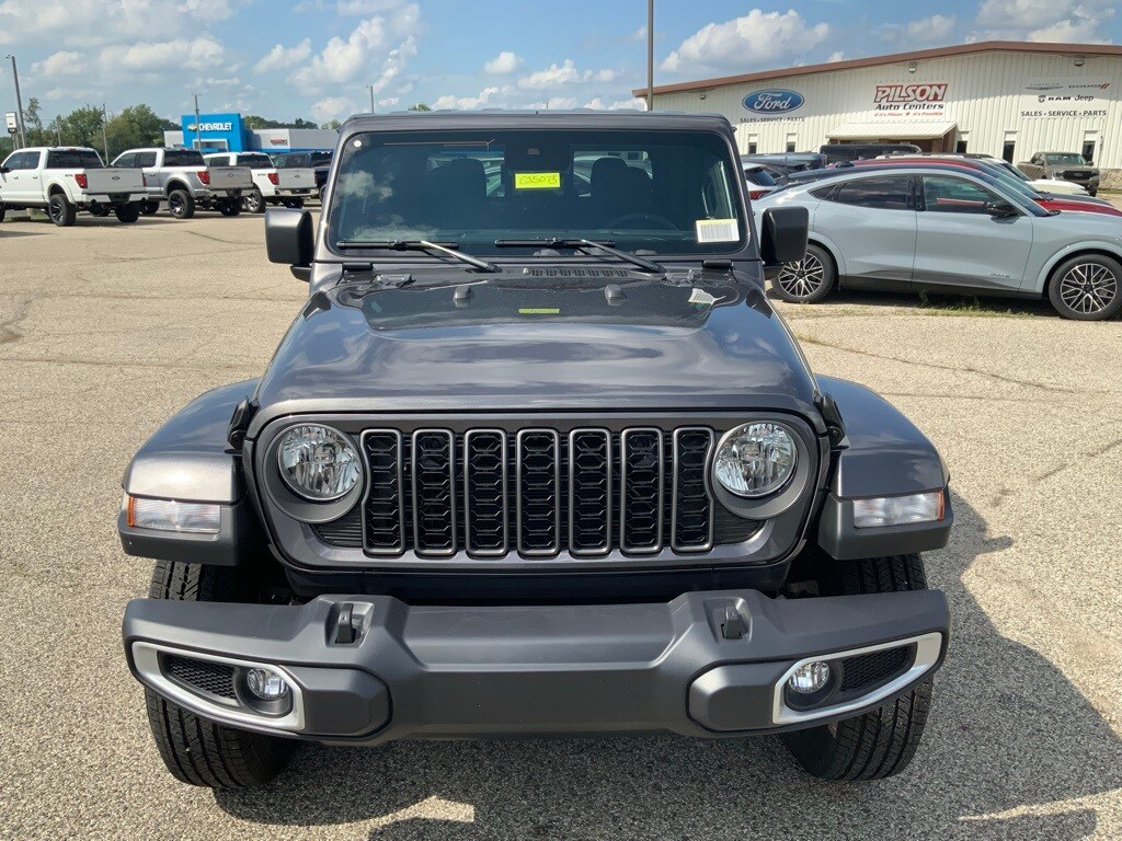 2025 Jeep Gladiator Sport photo 2