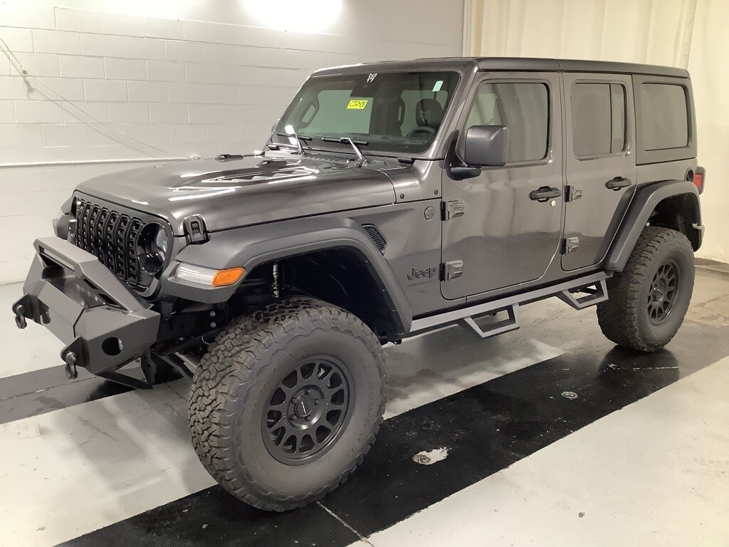 2024 Jeep Wrangler Willys photo 3